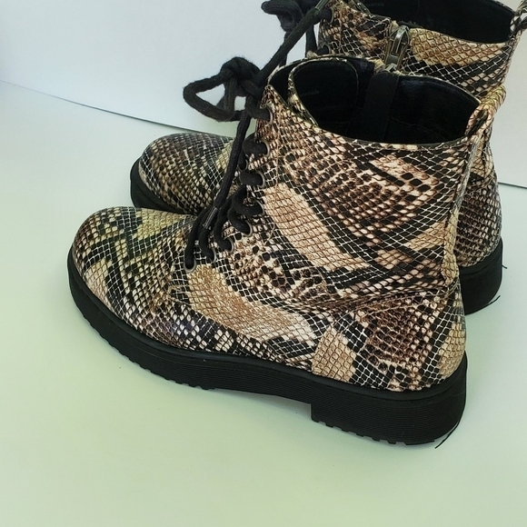 Xappeal Amara Snake Print Work Combat Boots Size 9 - Picture 2 of 8